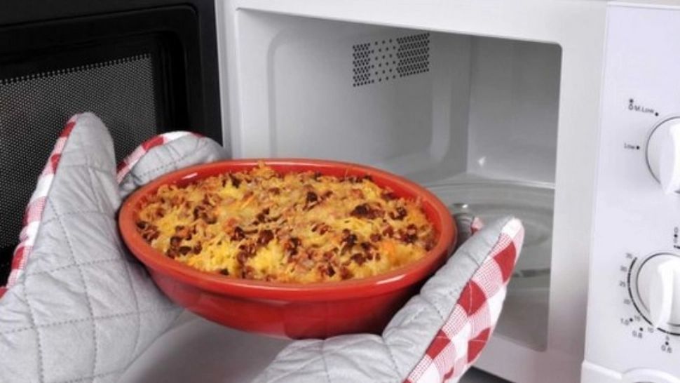 Alimentele pe care să NU le încălzeşti niciodată în cuptorul cu microunde