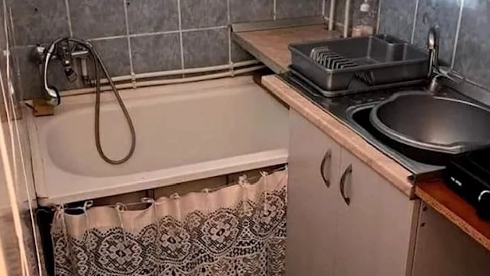 Anunț care șochează piața imobiliară: 500 de euro/lună pentru garsoniera care are cada în bucătărie