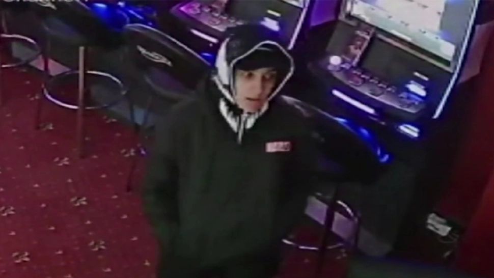 Atac cu spray de gândaci într-o sală de păcănele. Ce a determinat-o pe femeia de 22 de ani să recurgă la acest gest