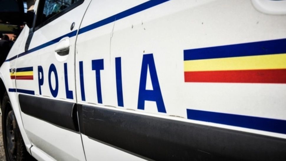 Directoare de liceu, care este și consilier local PNL, prinsă la furat într-un supermarket