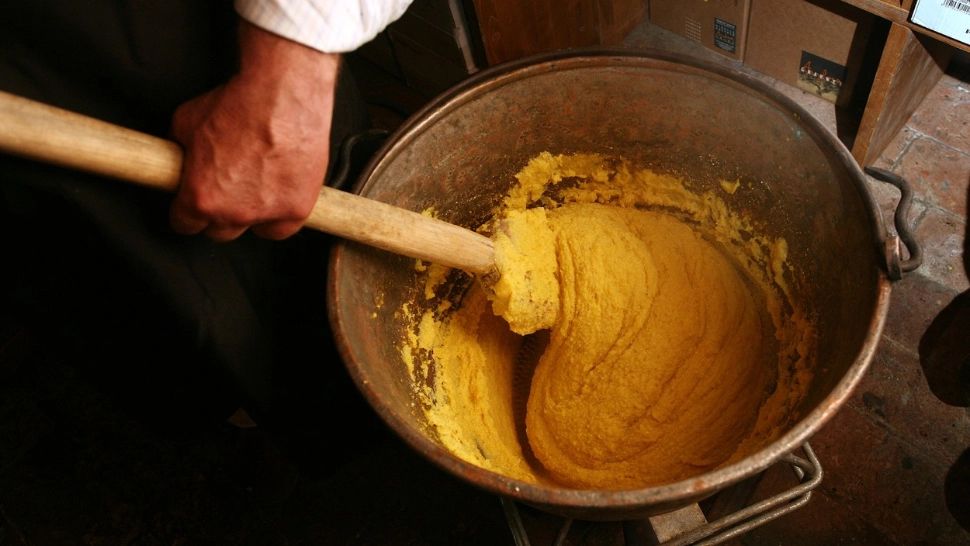 Ce se întâmplă în corpul tău dacă înlocuiești complet pâinea cu mămăligă