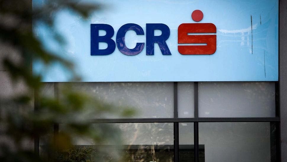 Afacerile BCR înfloresc în timp ce românii plătesc rate împovărătoare. Profit în creștere pentru banca austriacă în 2022