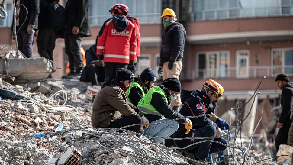 Seismolog: 4 orașe din Marea Britanie ar fi fost rase de pe suprafața pământului dacă cutremurele din Turcia ar fi avut loc în acea țară 