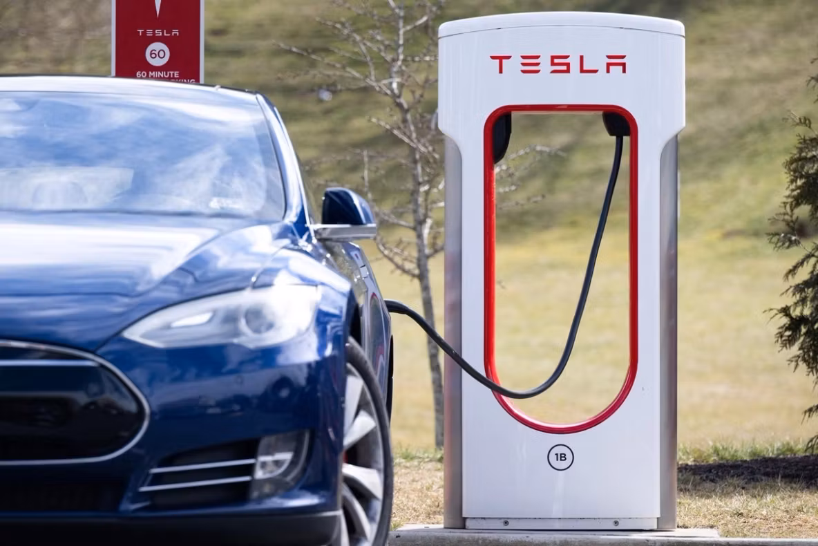 Piața mașinilor electrice accelerează în România. Câte vehicule au fost înmatriculate în martie 2026