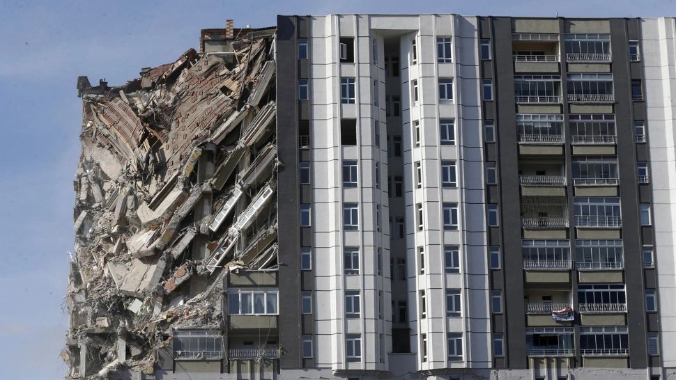 6 morți și 300 de răniți, dintre care 18 în stare gravă, în urma cutremurului de luni seară, din Turcia. PANICĂ MAJORĂ în rândul populației