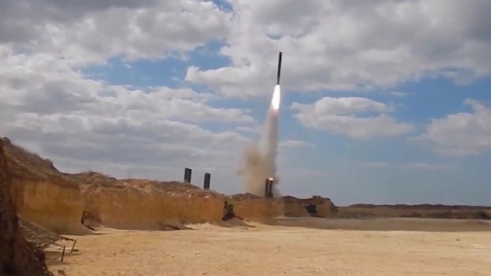 Marea Britanie va furniza Ucrainei arme cu rază mare de acțiune