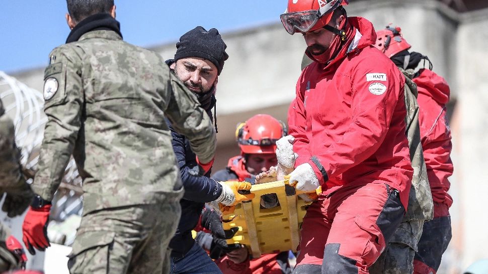 Cutremur Turcia Siria. Ziua miracolelor. Băiețel de doar 2 ani, scos viu de sub dărâmături, după 79 de ore