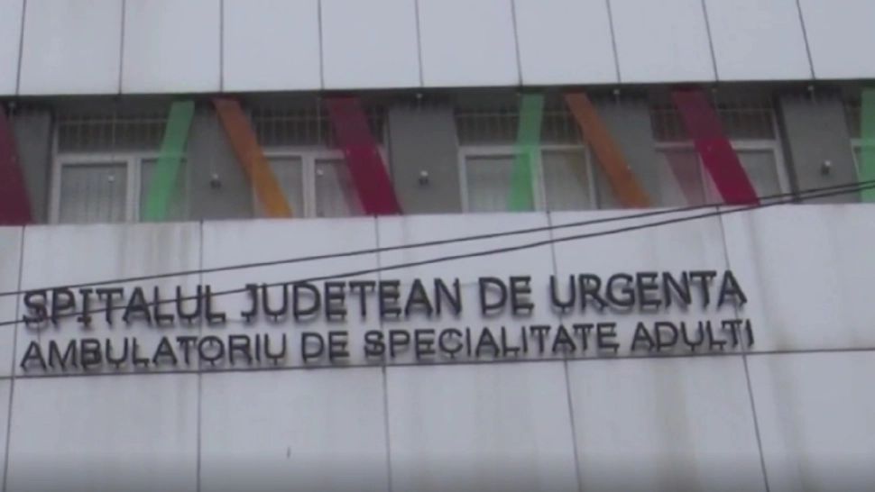 Bătrână cu anemie, sedată și legată de pat, la Spitalul Județean Bacău! Familia face ACUZAȚII GRAVE: cum răspund reprezentanții unității medicale