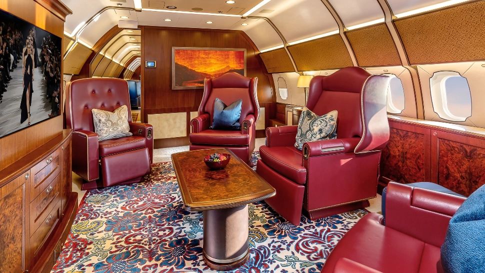 Cum arată avionul VIP cu care Iohannis a plecat în Japonia. Interiorul este FABULOS: cum au reacționat românii la aceste imagini - GALERIE FOTO