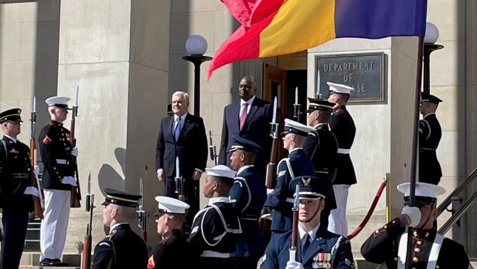 Ministrul Apărării s-a întâlnit cu șeful Pentagonului, Lloyd Austin. Tîlvăr: Este nevoie urgentă de o strategie pentru Marea Neagră, sub coordonarea SUA