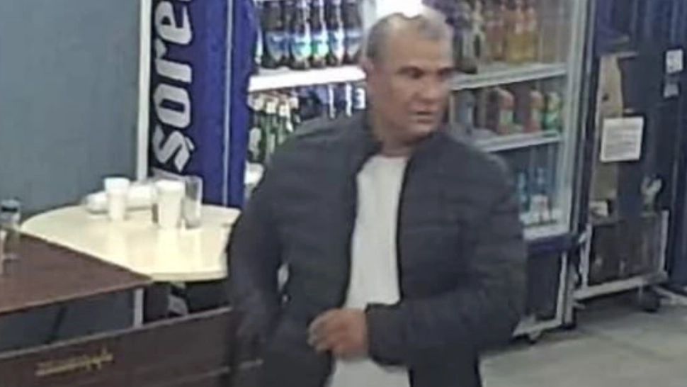 Caz șocant de tâlhărie, în Capitală. Poliția cere ajutorul populației - sunați la 112 dacă ați văzut acest bărbat!