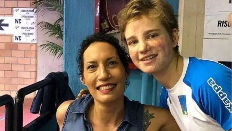 Femeie cu picioarele și brațele amputate din cauza unui diagnostic greșit