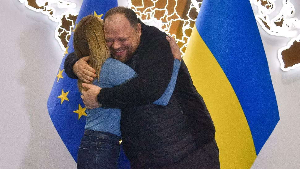 Roberta Metsola, vizită-surpriză la Kiev: "Este minunat să-mi văd din nou prietenul". DECLARAȚIE IMPORTANTĂ despre parcursul european al Ucrainei