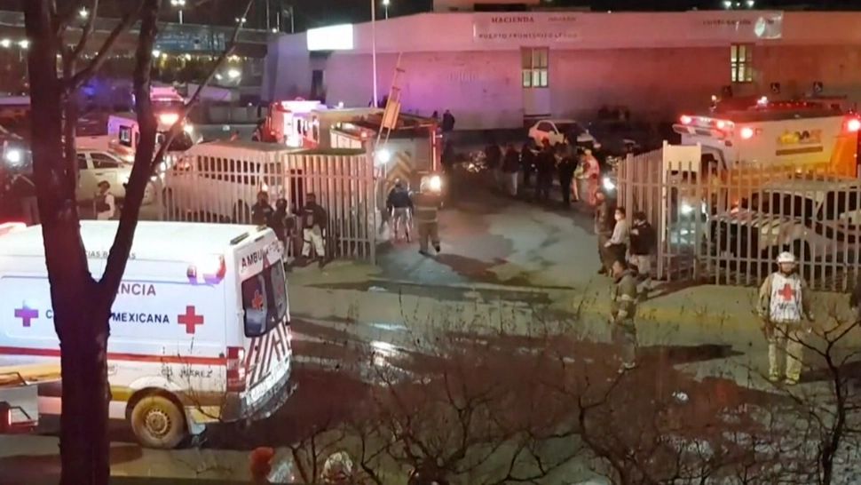 Anchetă penală pentru OMOR după moartea a 39 de migranţi la un centru de detenție din Mexic. Primele imagini date publicității: oamenii au ars de vii - VIDEO