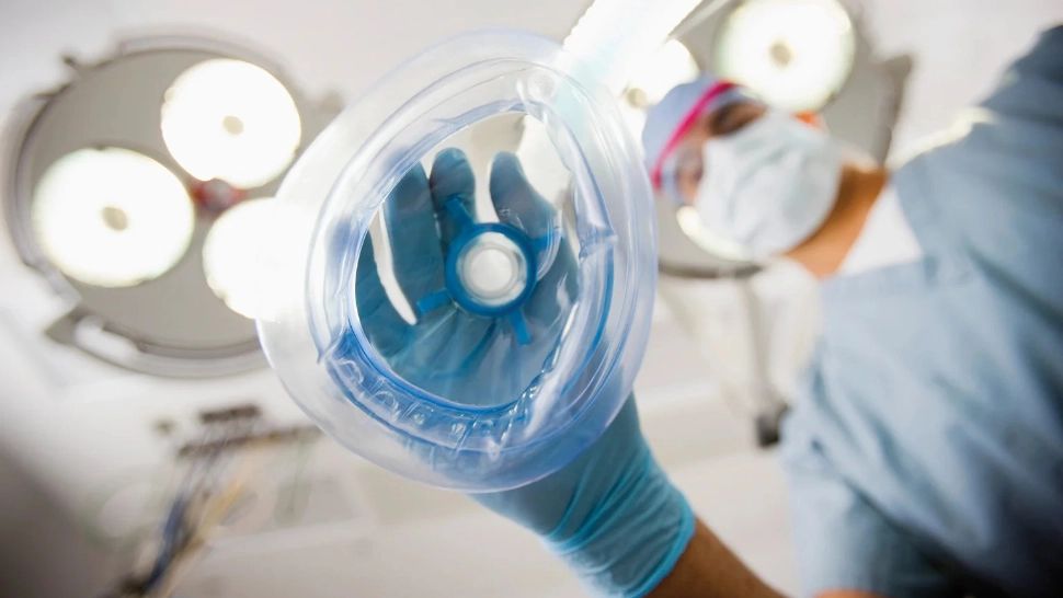 Anestezistul-criminal din Franța, în fața instanței. A ucis 12 pacienți doar ca să își discrediteze colegii cu care era în conflict  