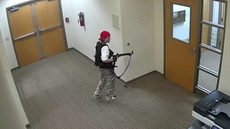 VIDEO șocant cu momentul atacului de la școala creștină din SUA. Cine este atacatoarea și ce a făcut-o să recurgă la acest gest