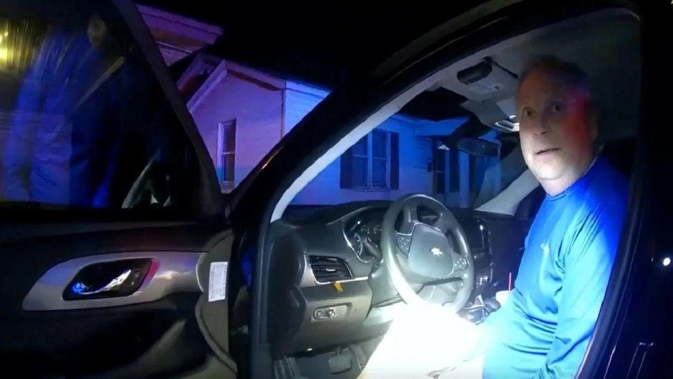 Polițistul care și-a arestat șeful, după ce l-a prins băut la volan. „Nu-mi pasă dacă ești președintele”