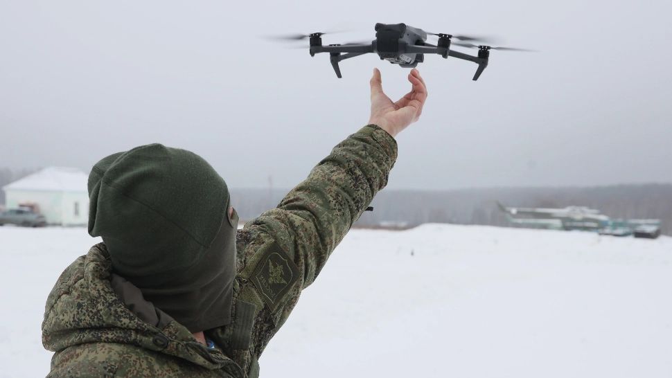 Teorie surprinzătoare despre dronele care ajung sub nasul lui Putin. Rușii își sabotează liderii 