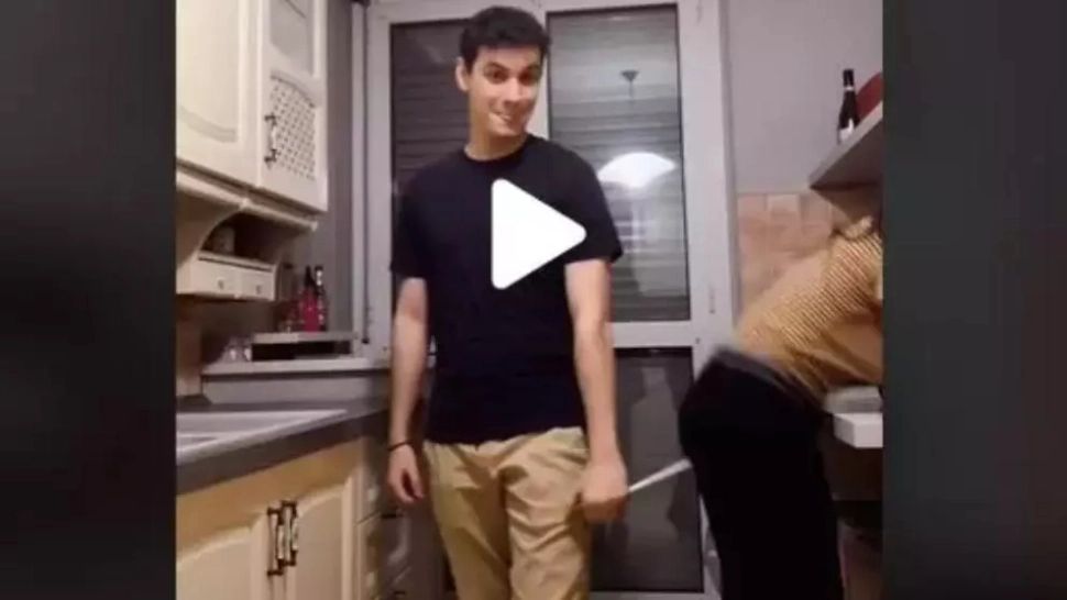 VIDEO – I-a făcut o farsă iubitei și a filmat totul – Cum a reacționat tânăra