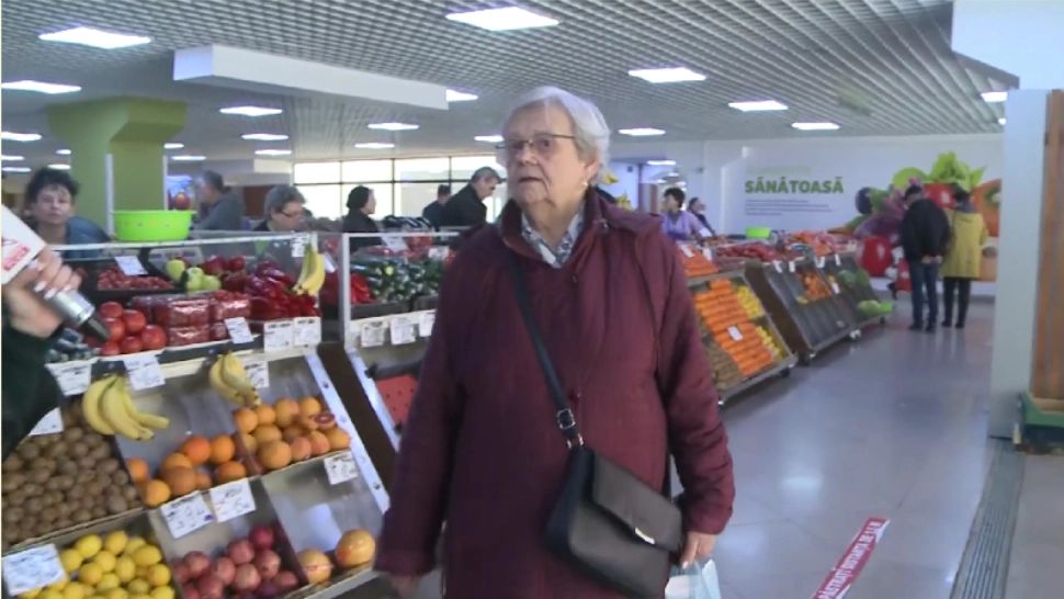 Prețurile legumelor și fructelor a explodat în piețe. Oamenii vin, se uită și...pleacă