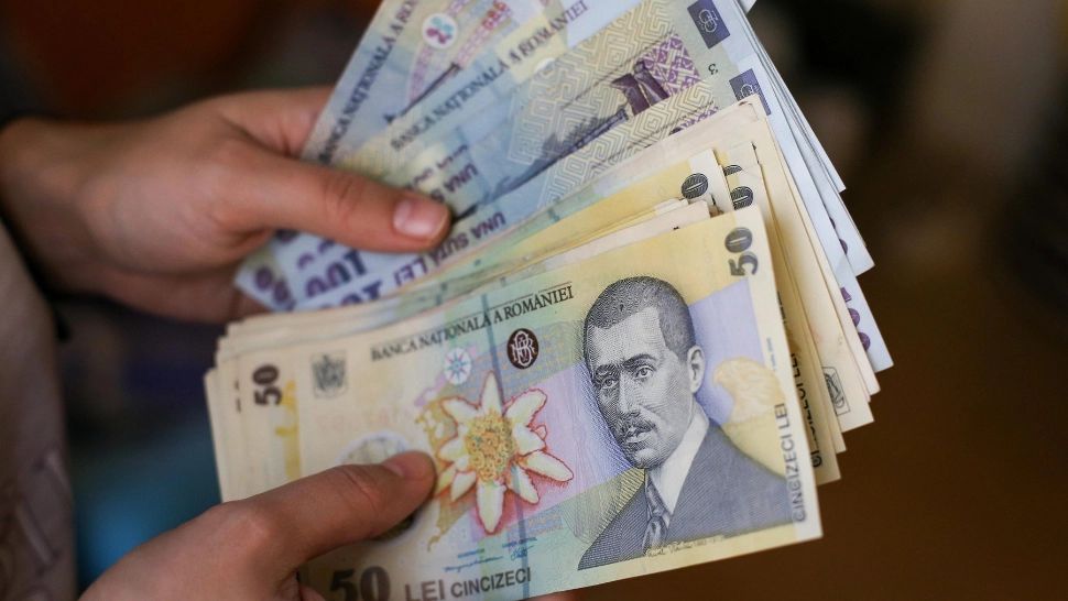 Calcul – Cât mai plătesc lunar românii cu credite în ROBOR și IRCC. Evoluția ratelor 