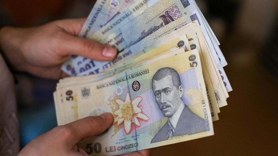 Salariații români lasă aproape 60% din suma brută la stat. Calculele care arată cât de mult ținem statul în spate 