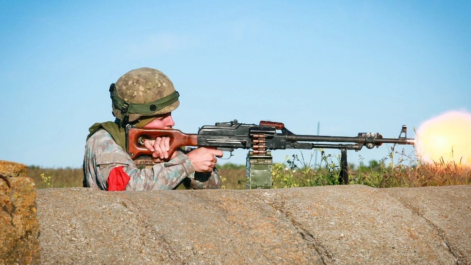 România se înarmează până în dinți. Uzina de la Cugir va produce muniție la foc automat