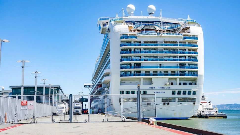 Virus misterios la bordul luxoasei navei de croazieră Ruby Princess! Peste 300 de persoane, pasageri și membrii ai echipajului, s-au îmbolnăvit