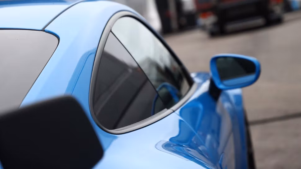 ANAF a pus ochii pe evaziunea fiscală la importul mașinilor de lux. Clienții, avertizați că PIERD banii dați către firme-paravan