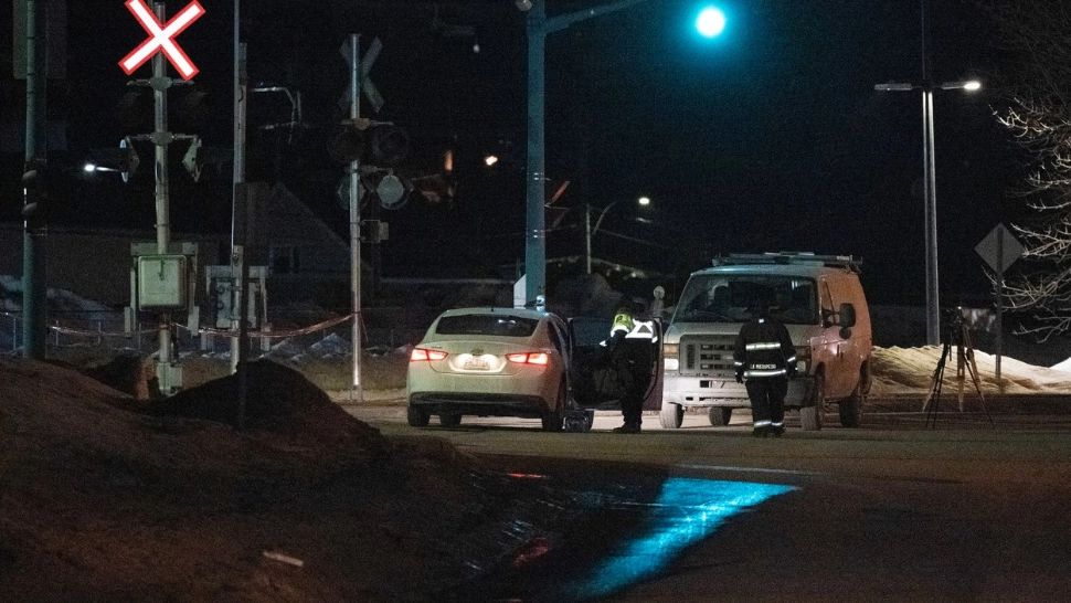 Un camion a intrat în plin într-un grup de pietoni, într-un mic orășel din Canada: 2 morți și 9 răniți. Printre răniți, și 2 copii - FOTO&VIDEO