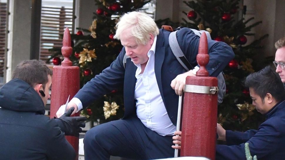 Boris Johnson recunoaște că a mințit despre CHEFURILE de la guvern, din pandemie, dar "cu bună credință"