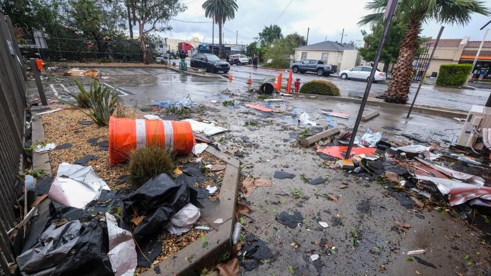Scene de coșmar lângă Hollywood. O tornadă ca în filme a făcut prăpăd - FOTO + VIDEO