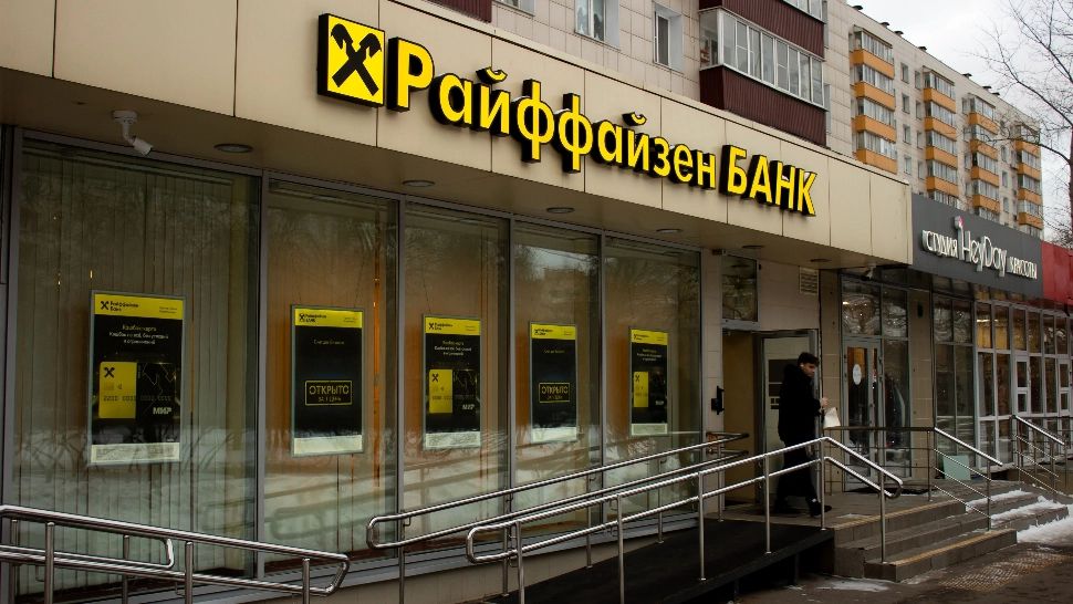 Austriecii de la Raiffeisen nu se grăbesc să părăsească Rusia: „Majoritatea firmelor occidentale nu au plecat încă”