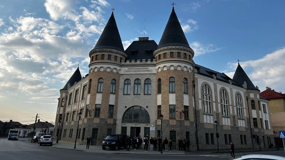 Încă un cadru didactic de la Seminarul Teologic din Baia Mare își dă demisia. Acuzațiile: comportament inadecvat cu eleve minore