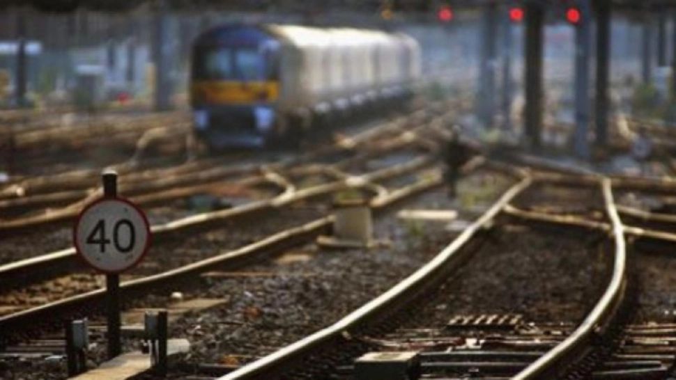 Un tren care a plecat din Satu Mare spre litoral nu a ajuns la destinație nici după 24 de ore! Călătorii, nevoiți să suporte canicula și mirosurile supărătoare