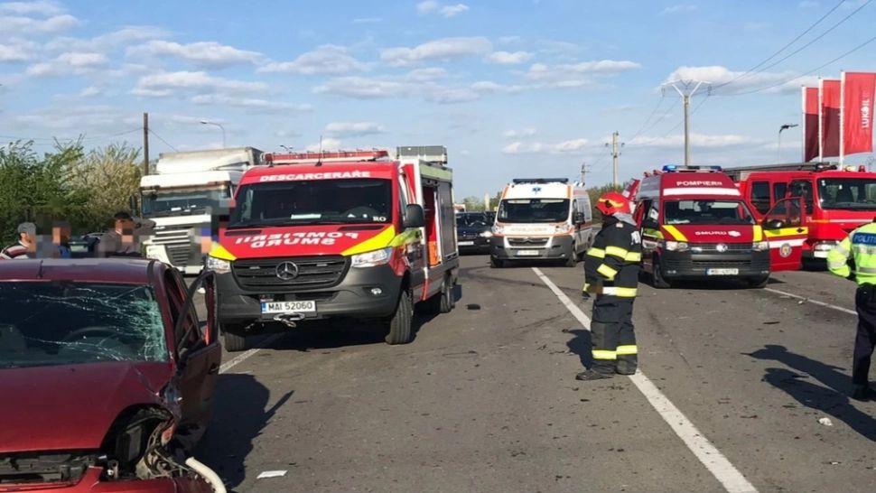 Accident grav pe DN22, în județul Ialomița. Trei au fost persoane rănite, două dintre ele au ajuns la spital