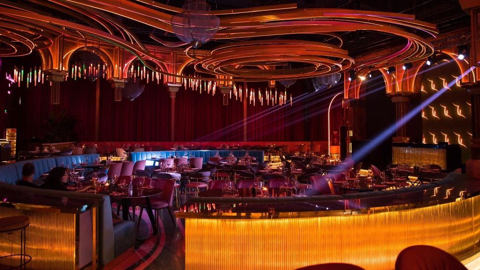 Pază sporită la restaurantul patronului atacat cu un cuțit de un cetățean albanez. Zeci de bodyguarzi în jurul localului de lux din Capitală