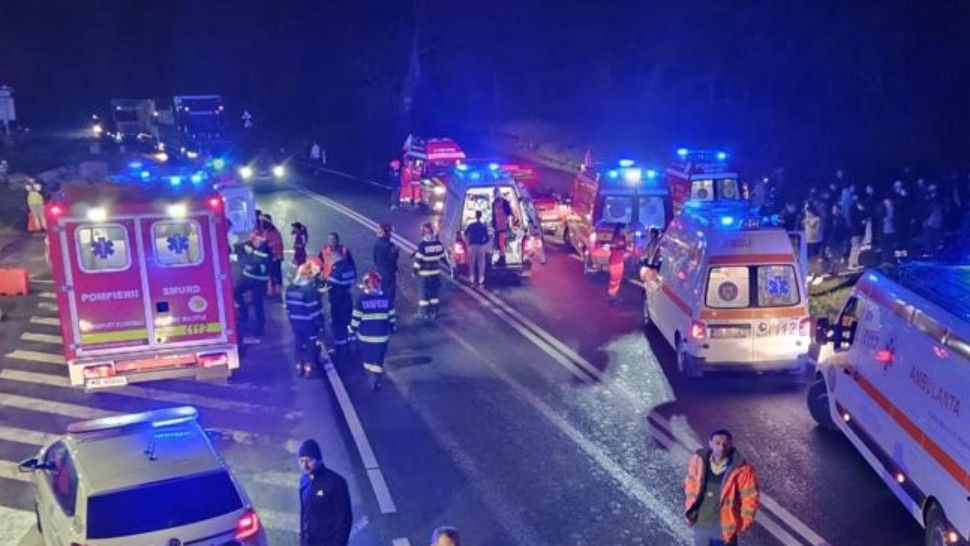 Accident GRAV în Sibiu: Ciocnire violentă între 2 autocare, cu 90 de copii și profesori - Victime multiple - Primele imagini de la locul tragediei