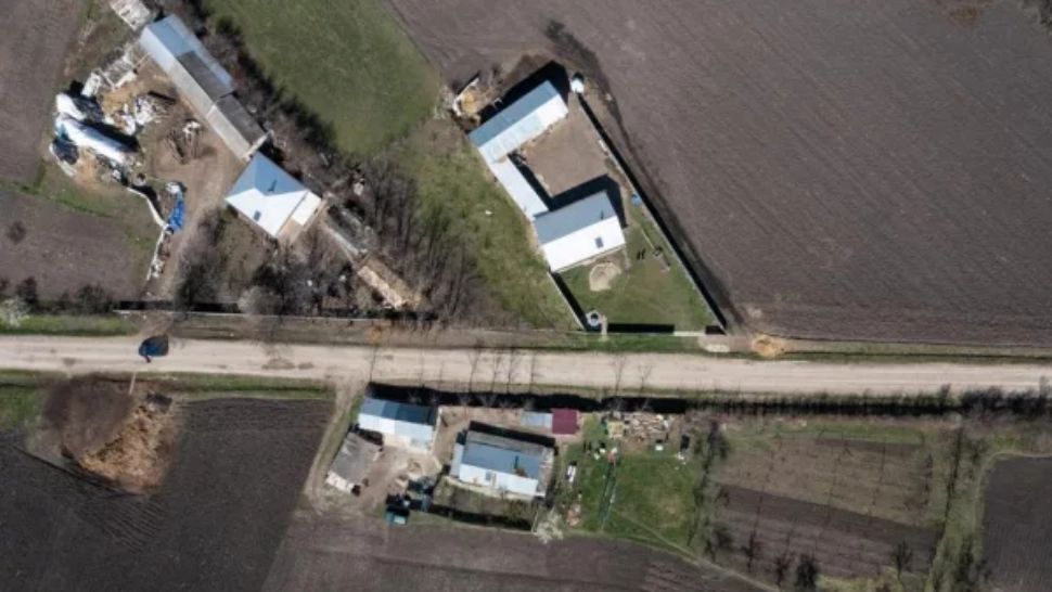 Halucinant. Locuitorii dintr-un sat din Botoșani au aflat că aparțin de primării diferite - Buletine diferite pentru aceeași casă