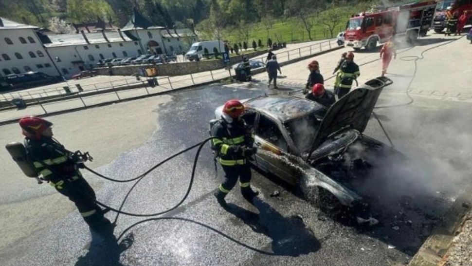 Incendiu la Mănăstirea Prislop, unde se află mormântul lui Arsenie Boca! Au intervenit pompierii