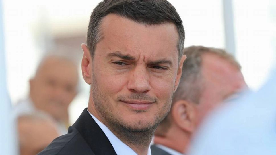 Un fost ofițer SRI, slalom printre funcții până în top: Cum fac GREII din SERVICII salturi în carieră, ca-n vremea Securității - Document exclusiv