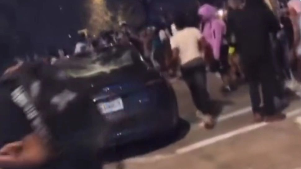 "Teen Takeover" - PROVOCAREA EXTREMĂ care face ravagii în SUA. Liber la HAOS: zeci de tineri, conduși de noul curent - VIDEO 