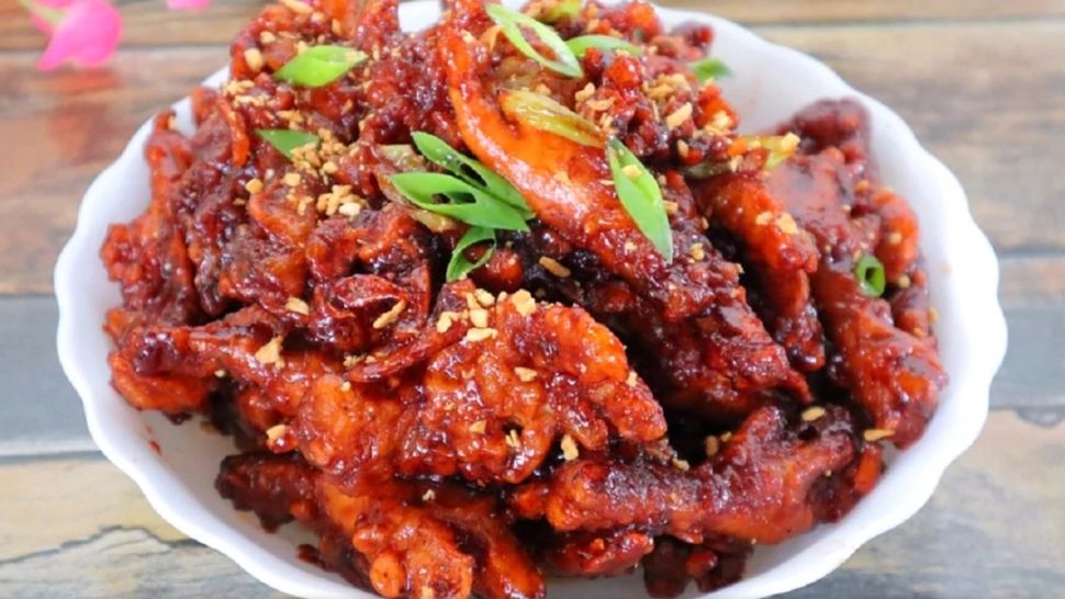 Mâncare din gheare de pui. Pe cât de ciudată pare, pe atât de delicioasă este