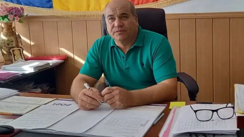 Un primar din jud. Buzău face dedicații muzicale pe bani grei în timpul liber. Cum se împacă primăria cu lăutăria