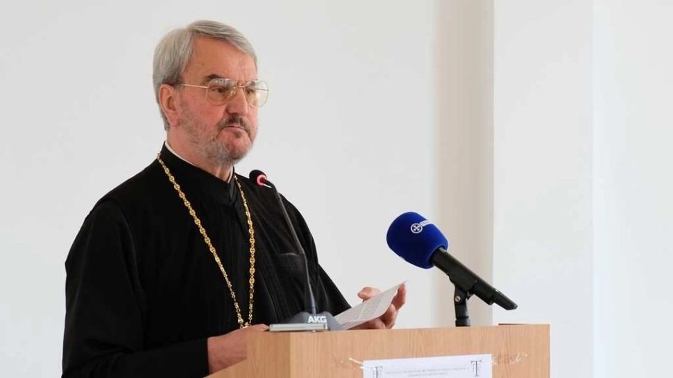 Unul dintre cei mai mari profesori de teologie, părintele Viorel Ioniță, care i-a fost îndrumător de licență în teologie lui Teodor Baconschi, dă de pământ cu petiția întocmită de Baconschi și Papahagi