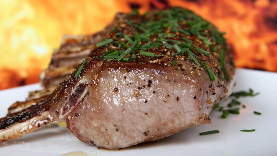 Friptură de miel la cuptor - delicioasă și ușor de preparat. Rețeta secretă care te va ajuta pe ultima sută de metri înaintea mesei de Paște 