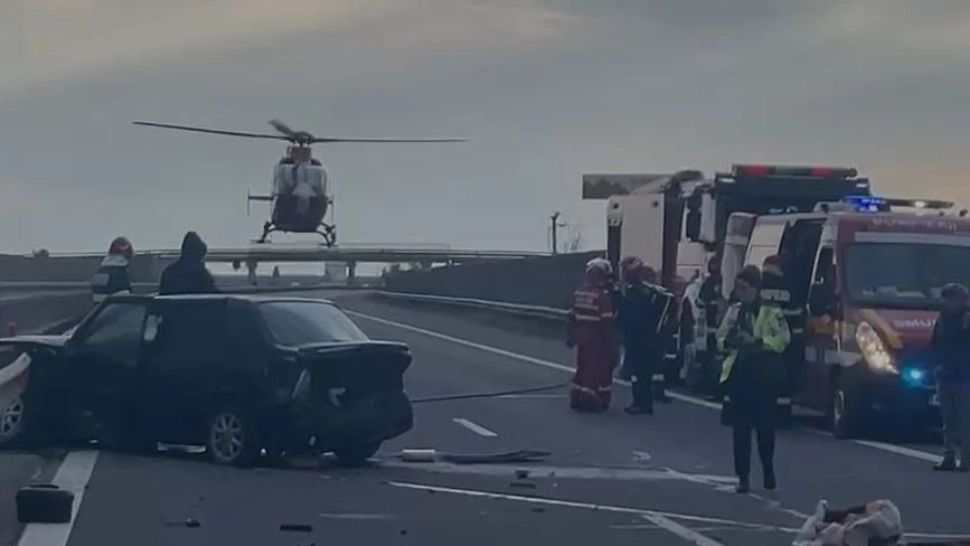 Accident grav pe autostrada A3, București-Ploiești - Un elicopter a sosit pentru a prelua victime - Traficul e blocat pe sensul spre București