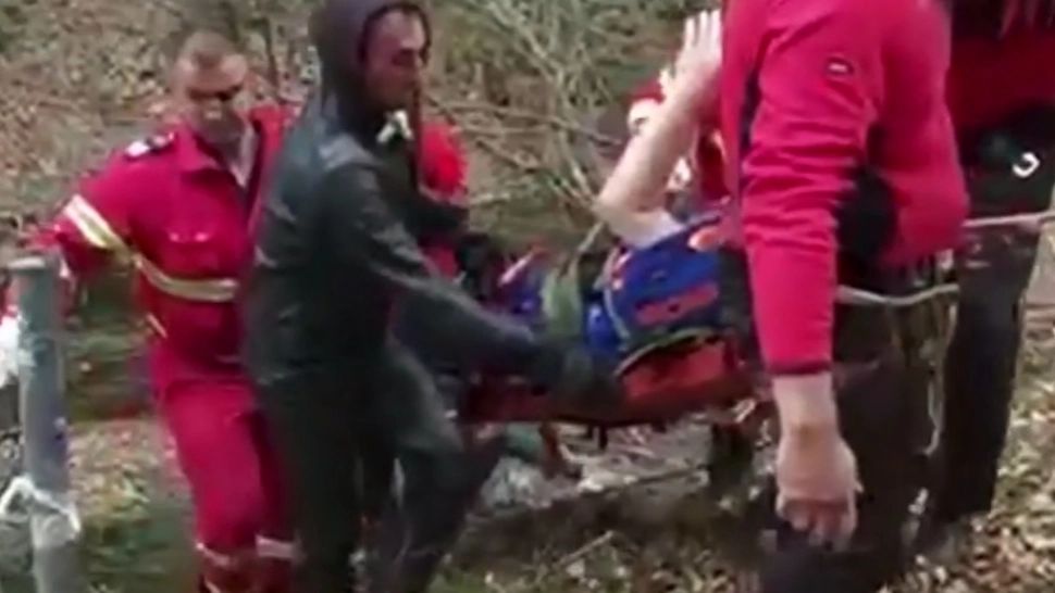 A căzut în gol de pe Transfăgărășan pentru că a vrut să facă o poză spectaculoasă! Care e starea de sănătate a fotografului de ocazie