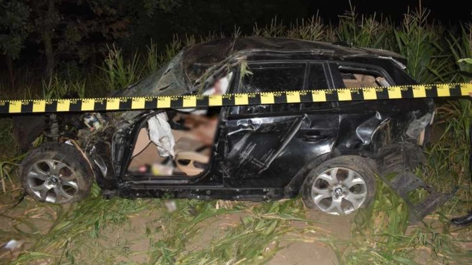 Accident mortal în seara de Înviere: un tânăr de 19 ani a murit strivit în mașina pe care o conducea, izbită de un utilaj
