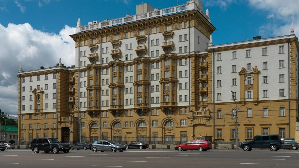 Incident la Moscova. O femeie a lăsat două valize suspecte în fața sediului ambasadei SUA 